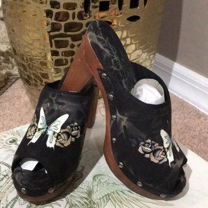 Brand New Ed Hardy Butterfly Tye Dye Clogs No Box